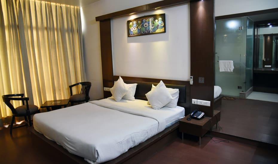 Hotel Parth Inn Газиабад Экстерьер фото