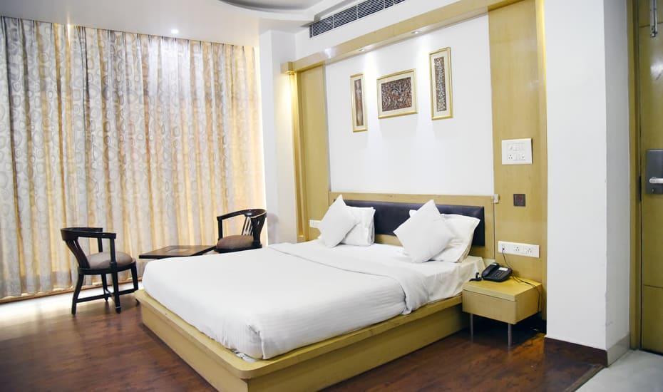 Hotel Parth Inn Газиабад Экстерьер фото