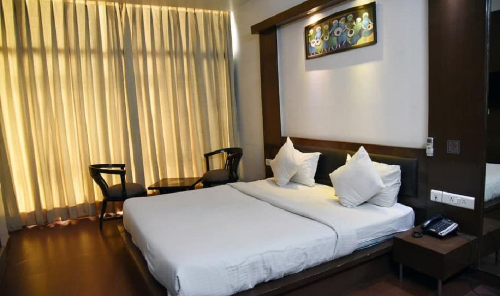 Hotel Parth Inn Газиабад Экстерьер фото