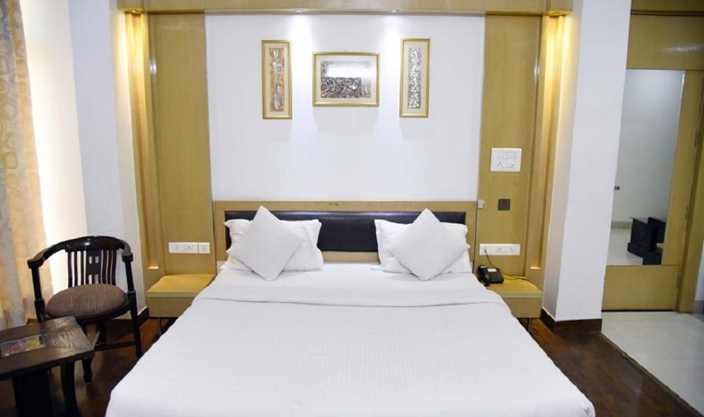 Hotel Parth Inn Газиабад Экстерьер фото
