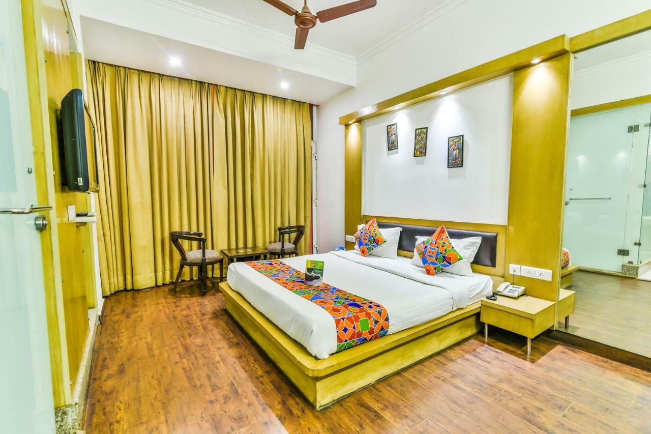 Hotel Parth Inn Газиабад Экстерьер фото