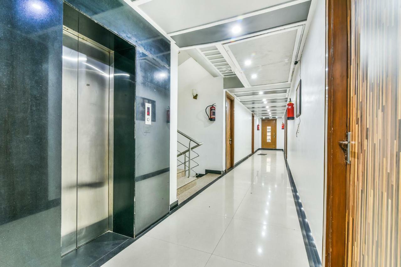 Hotel Parth Inn Газиабад Экстерьер фото
