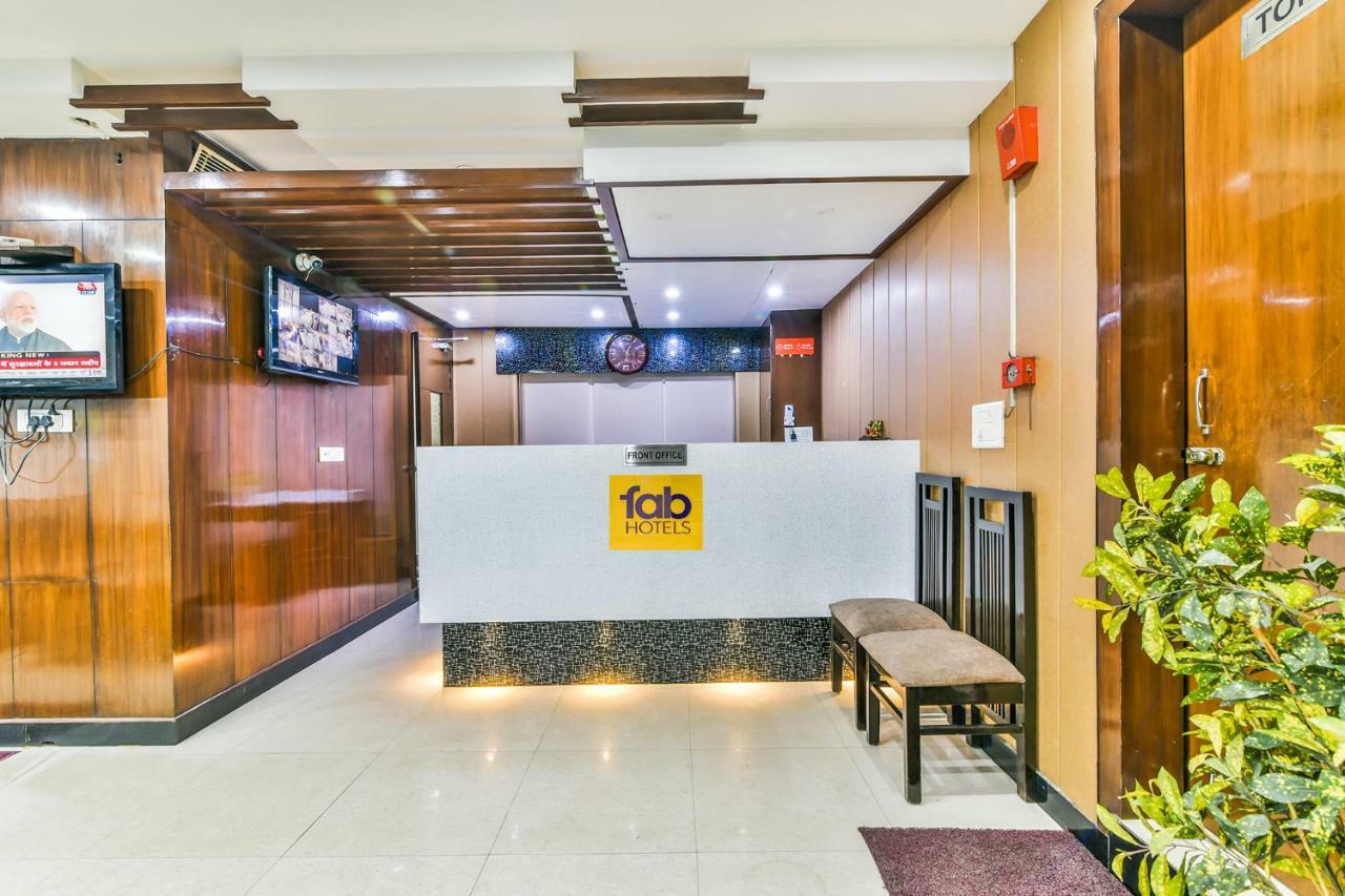 Hotel Parth Inn Газиабад Экстерьер фото