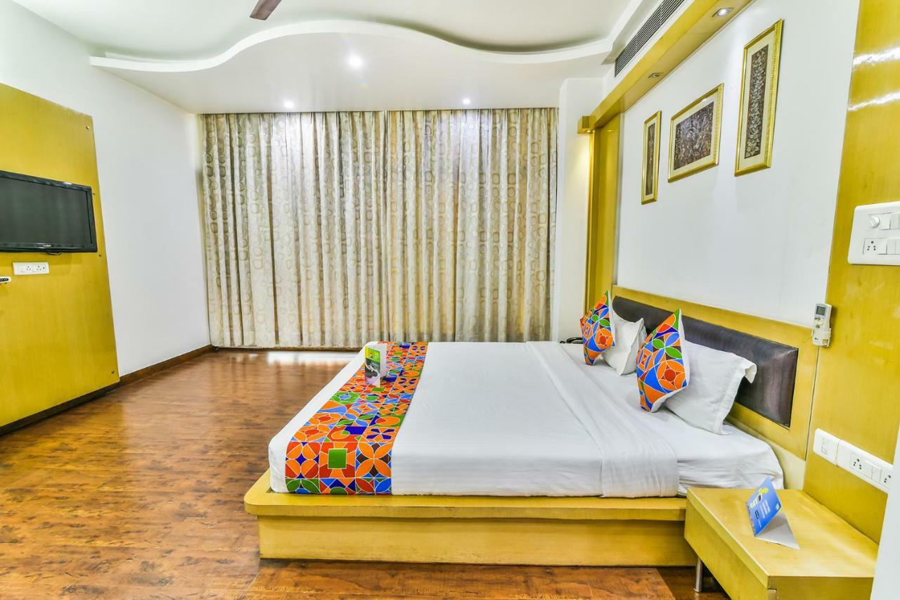 Hotel Parth Inn Газиабад Экстерьер фото