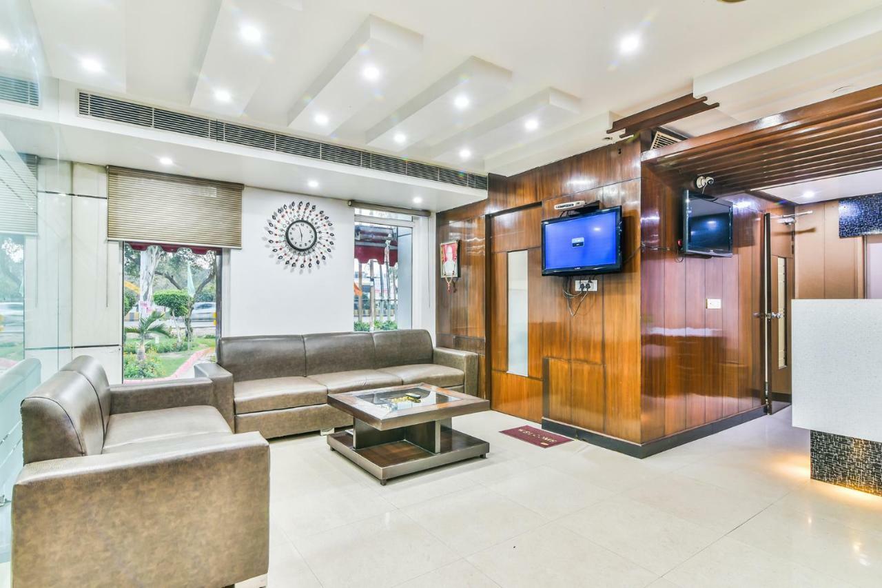 Hotel Parth Inn Газиабад Экстерьер фото