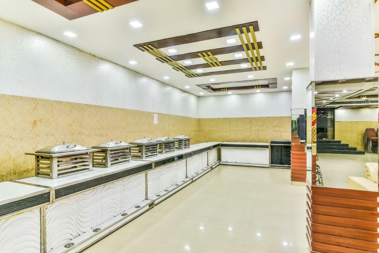 Hotel Parth Inn Газиабад Экстерьер фото