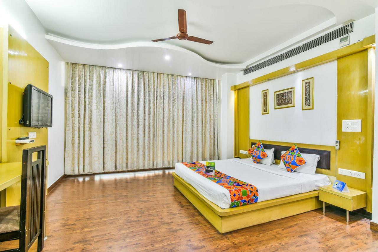 Hotel Parth Inn Газиабад Экстерьер фото